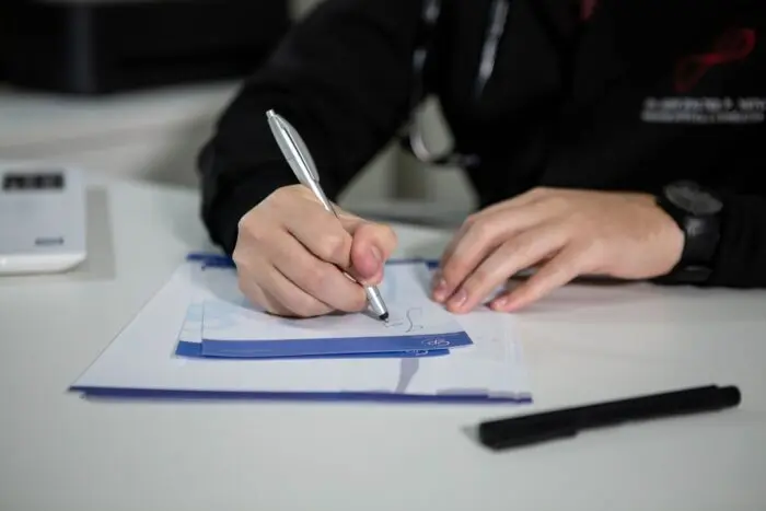 Cum se cer despăgubiri pentru malpraxis și ce acte susțin reclamația pacientului