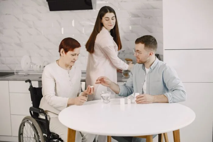 Beneficiari ai indemnizației de însoțitor