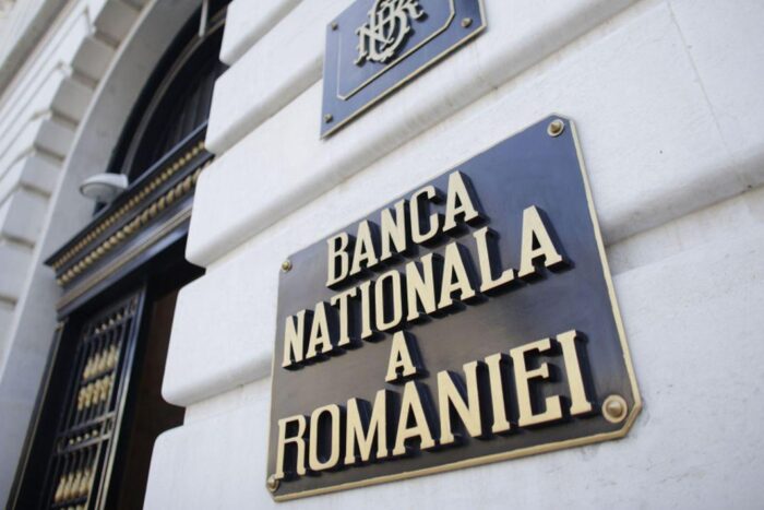 Euro a urcat la un record de 5,3459 lei între bănci pe 1 octombrie