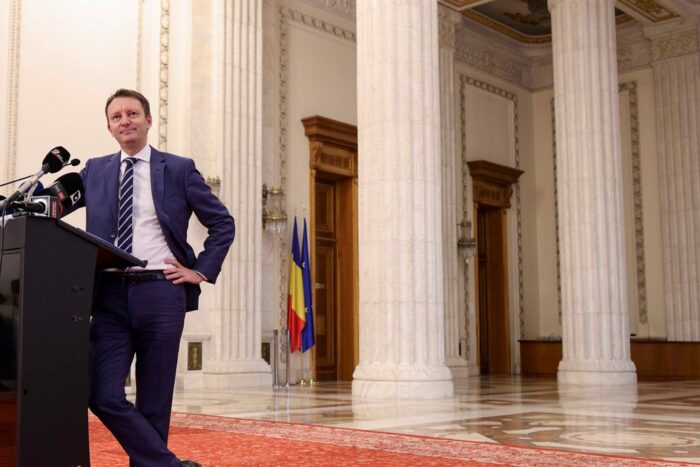 Evoluția cursului euro la parlament