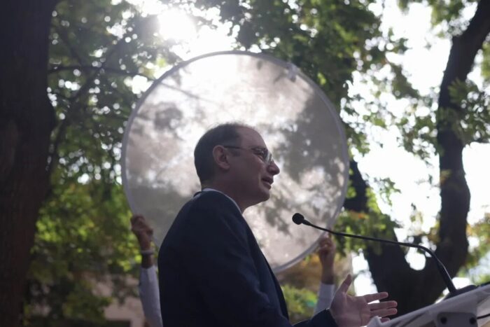 Guvernul Niculescu, Conducerea PNL hotărăște sâmbătă dacă sprijină instalarea cabinetului Luca Niculescu