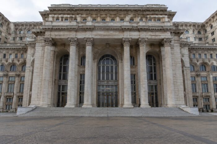 USR și PNL propun o comisie care să pregătească reforma administrativă pentru 2032