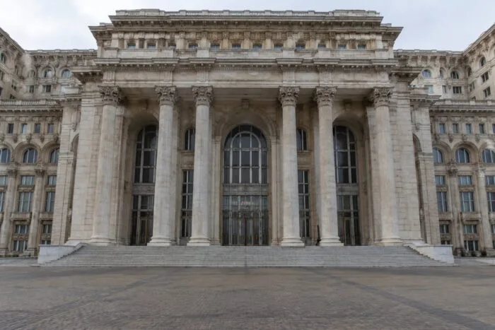 Sediul Parliament și reforma administrativ-teritorială