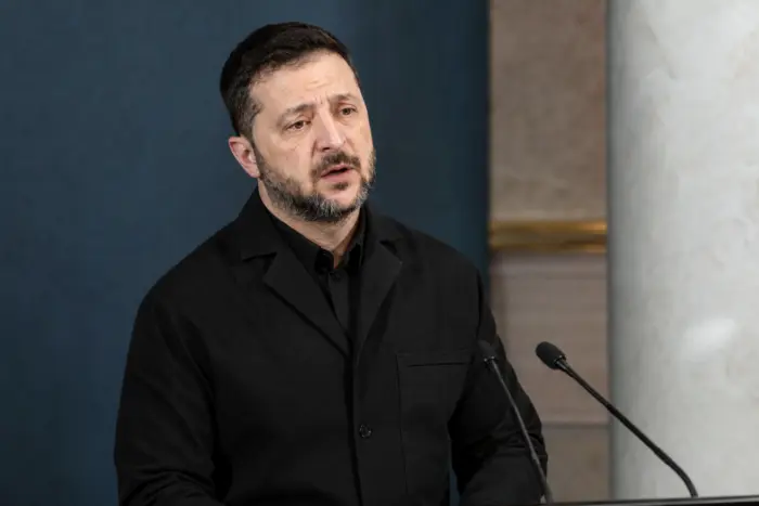 Rețeaua electrică a Ucrainei a fost lovită din nou. Circa 280.000 de familii din două regiuni erau fără curent, potrivit lui Zelenski
