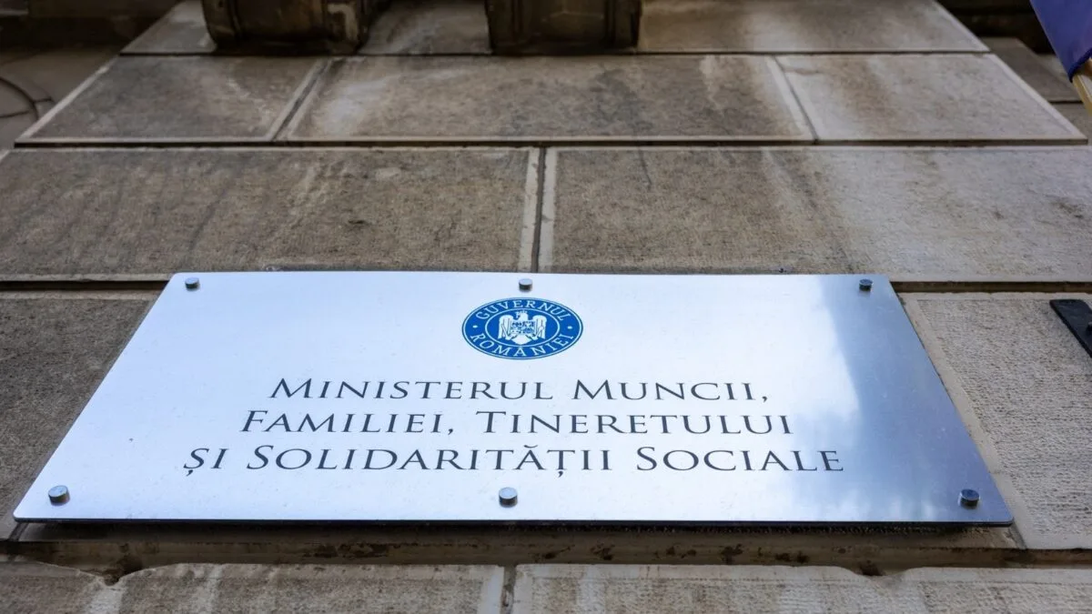 Plăcuță oficială de identificare a sediului Ministerului Muncii și Solidarității Sociale