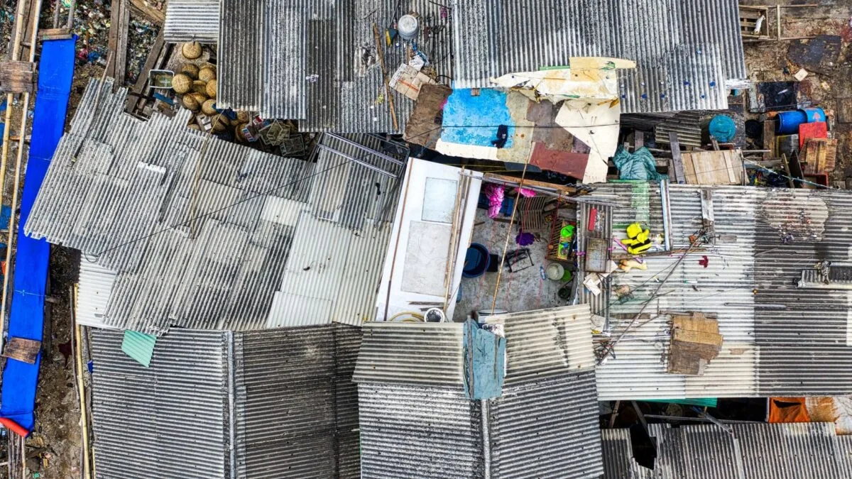 Sărăcie multidimensională într-o așezare improvizată