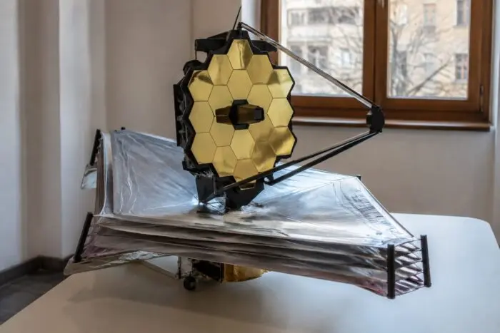 Model spațial cu segmente hexagonale