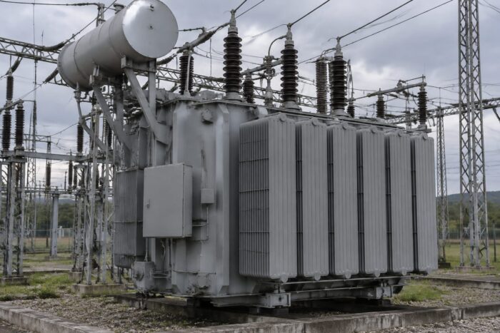 Transformator pentru conexiune electrică